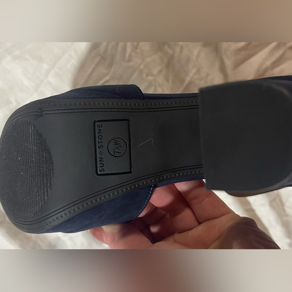 Nine West navy heels size 7.5 - Picture 3 of 3